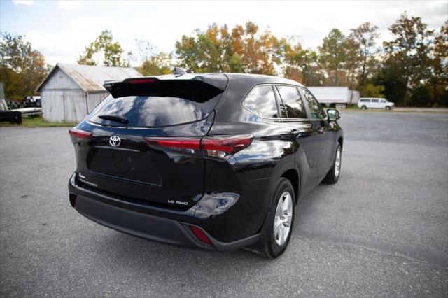 2024 Toyota Highlander LE 2024 Toyota Highlander LE