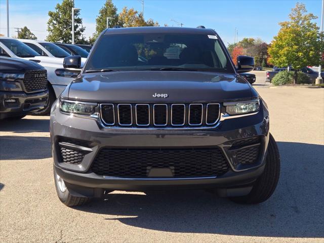 2025 Jeep Grand Cherokee GRAND CHEROKEE LAREDO X 4X4