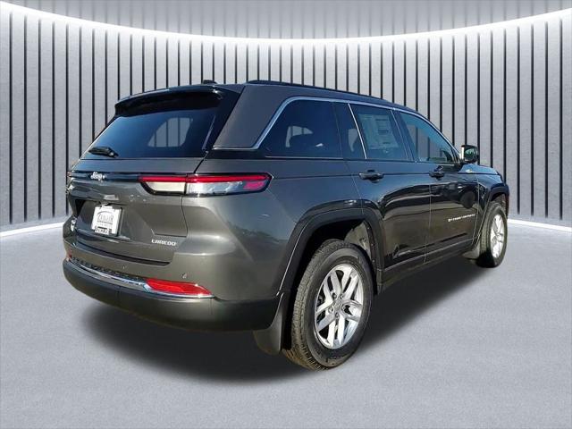 2025 Jeep Grand Cherokee GRAND CHEROKEE LAREDO X 4X4