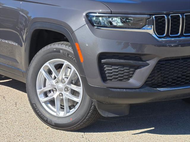 2025 Jeep Grand Cherokee GRAND CHEROKEE LAREDO X 4X4