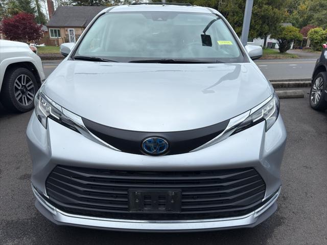 2023 Toyota Sienna XLE 2023 Toyota Sienna XLE