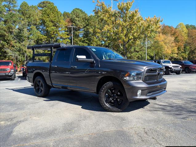 2021 RAM 1500 Classic Express Crew Cab 4x4 57 Box 2021 RAM 1500 Classic Express Crew Cab 4x4 57 Box