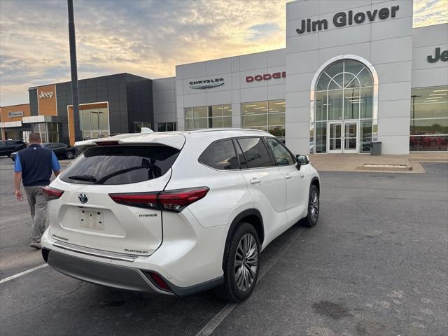 2021 Toyota Highlander Hybrid Platinum 2021 Toyota Highlander Hybrid Platinum