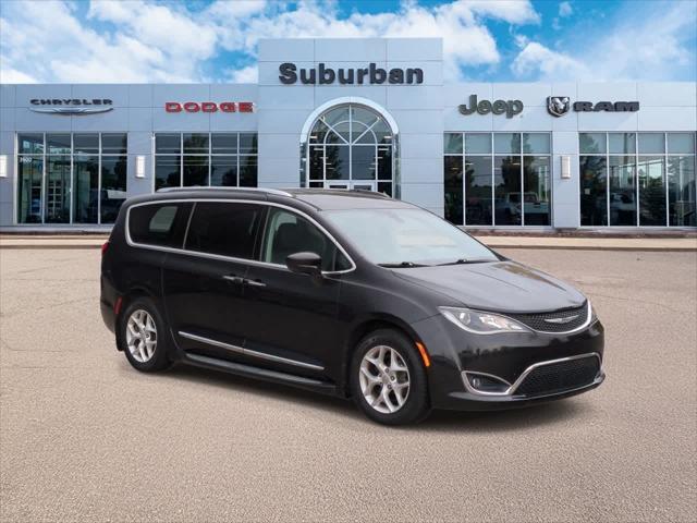 2017 Chrysler Pacifica Touring-L Plus 2017 Chrysler Pacifica Touring-L Plus