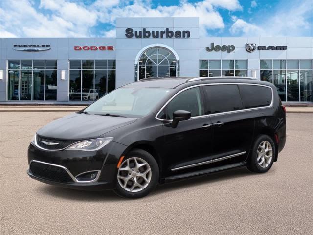 2017 Chrysler Pacifica Touring-L Plus 2017 Chrysler Pacifica Touring-L Plus