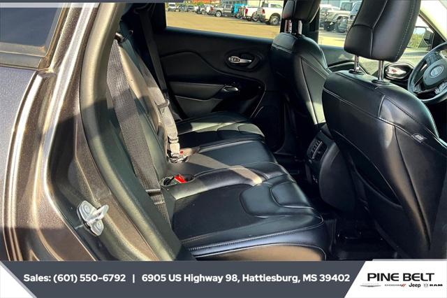 2021 Jeep Cherokee Altitude FWD 2021 Jeep Cherokee Altitude FWD