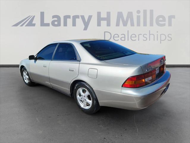 1998 Lexus ES 300 Base 1998 Lexus ES 300 Base