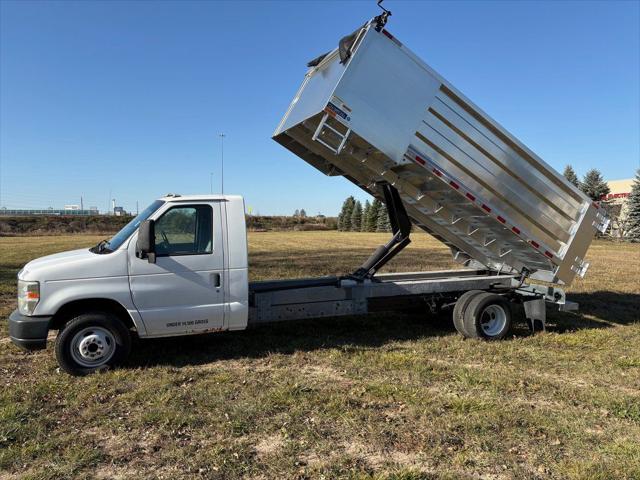 2011 Ford E-450 Cutaway Base