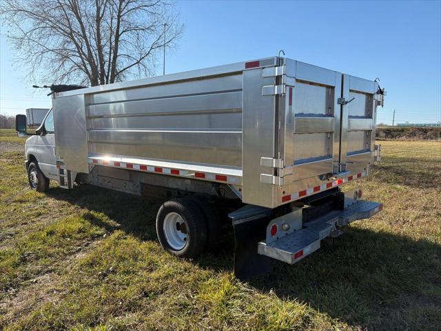 2011 Ford E-450 Cutaway Base