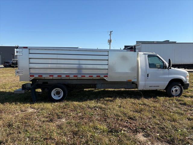 2011 Ford E-450 Cutaway Base