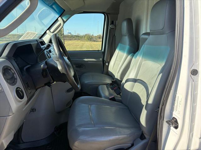 2011 Ford E-450 Cutaway Base