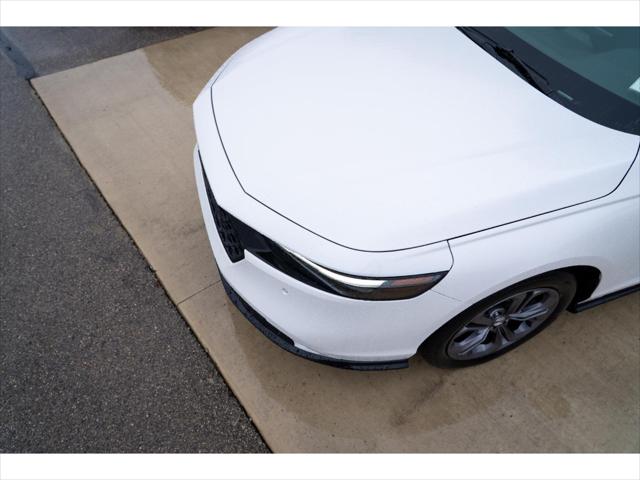 2025 Honda Accord Hybrid EX-L - Photo 14