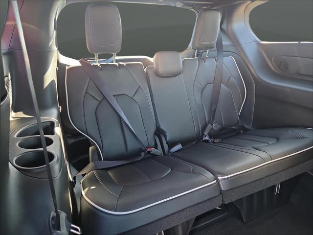 2026 Chrysler Pacifica Limited AWD