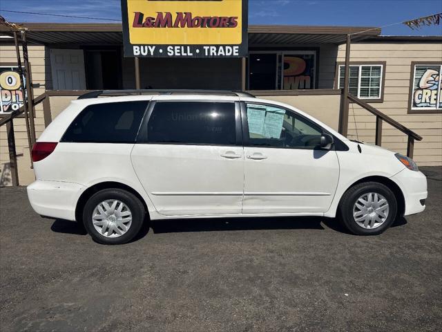 2005 Toyota Sienna LE