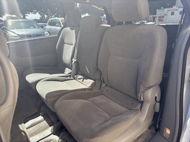2005 Toyota Sienna LE
