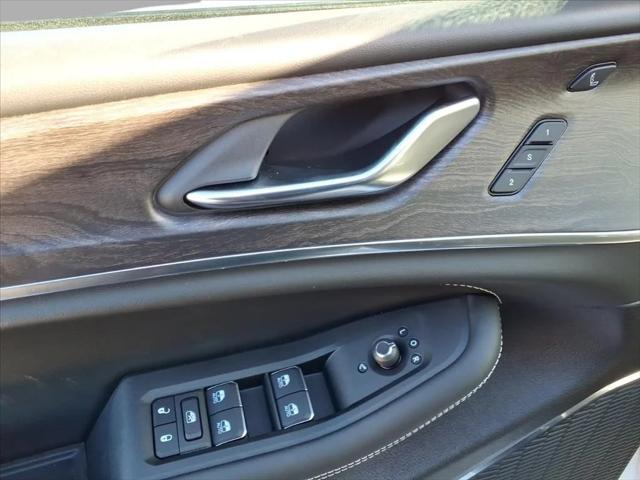 2025 Jeep Grand Cherokee Overland 4x4