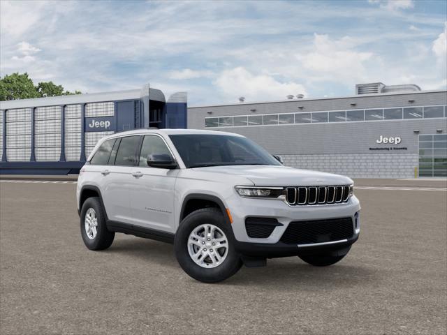 2025 Jeep Grand Cherokee GRAND CHEROKEE LAREDO 4X4