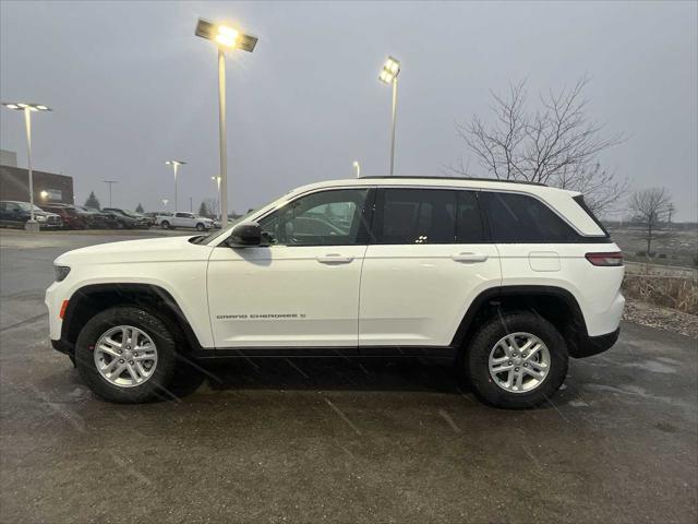 2025 Jeep Grand Cherokee GRAND CHEROKEE LAREDO 4X4