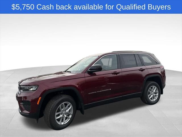 2025 Jeep Grand Cherokee GRAND CHEROKEE LAREDO X 4X4