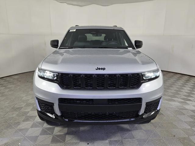 2025 Jeep Grand Cherokee GRAND CHEROKEE L ALTITUDE 4X2
