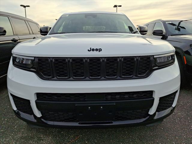 2025 Jeep Grand Cherokee GRAND CHEROKEE L ALTITUDE 4X4