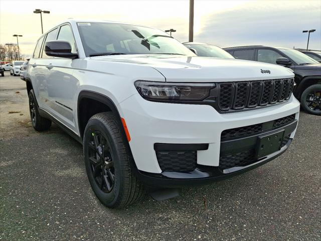 2025 Jeep Grand Cherokee GRAND CHEROKEE L ALTITUDE 4X4