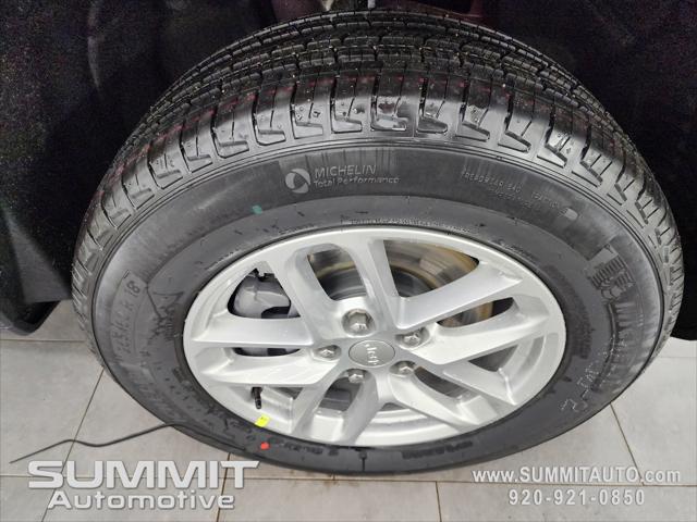 2025 Jeep Grand Cherokee GRAND CHEROKEE L LAREDO X 4X4