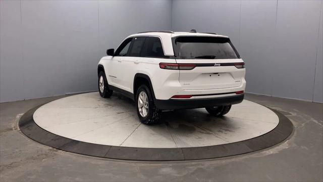 2025 Jeep Grand Cherokee GRAND CHEROKEE LAREDO X 4X4