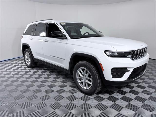 2025 Jeep Grand Cherokee GRAND CHEROKEE LAREDO X 4X2