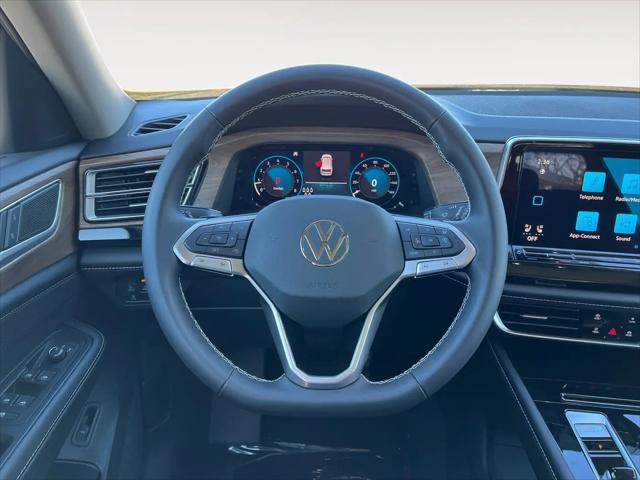 2026 Volkswagen Atlas SE with Technology