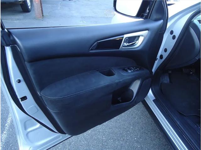 2013 Nissan Pathfinder SV