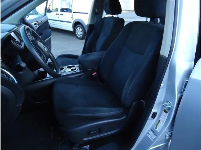 2013 Nissan Pathfinder SV