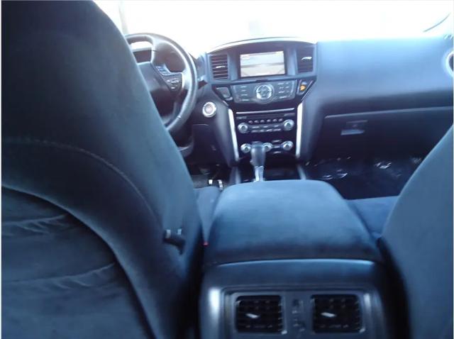 2013 Nissan Pathfinder SV
