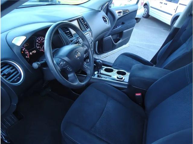 2013 Nissan Pathfinder SV