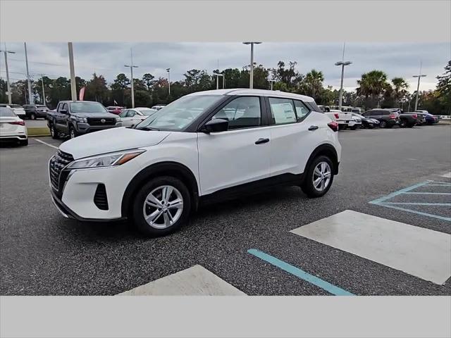 2025 Nissan Kicks S