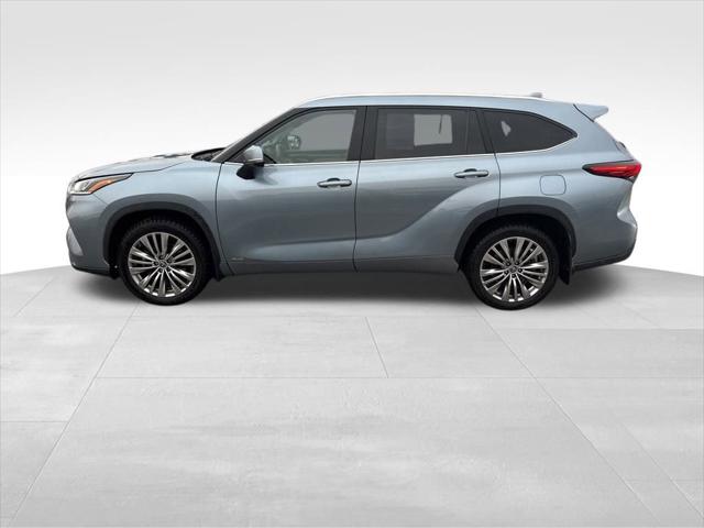 2022 Toyota Highlander Hybrid Platinum 2022 Toyota Highlander Hybrid Platinum