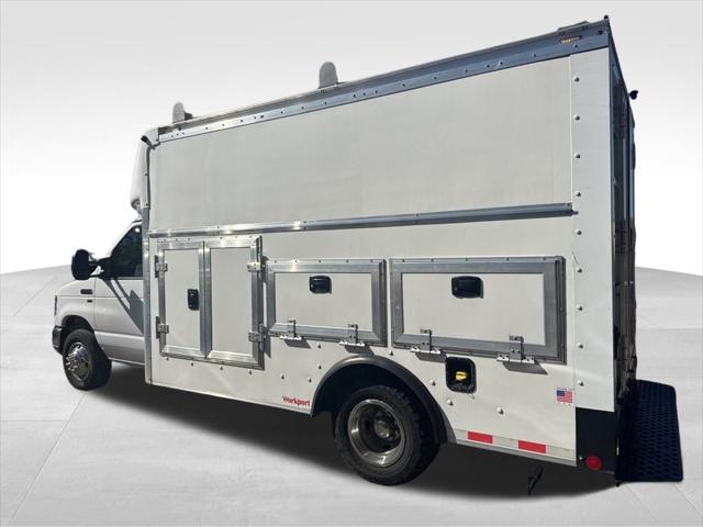 2019 Ford E-350 Cutaway Base 2019 Ford E-350 Cutaway Base