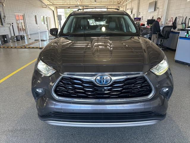 2021 Toyota Highlander Hybrid Platinum 2021 Toyota Highlander Hybrid Platinum