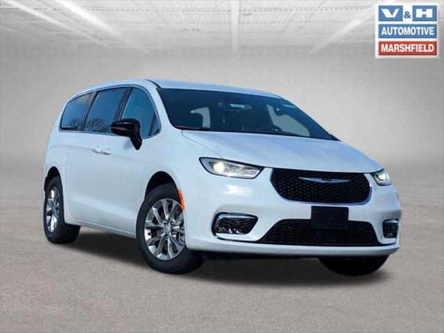 2026 Chrysler Pacifica Select AWD for sale in Marshfield, WI