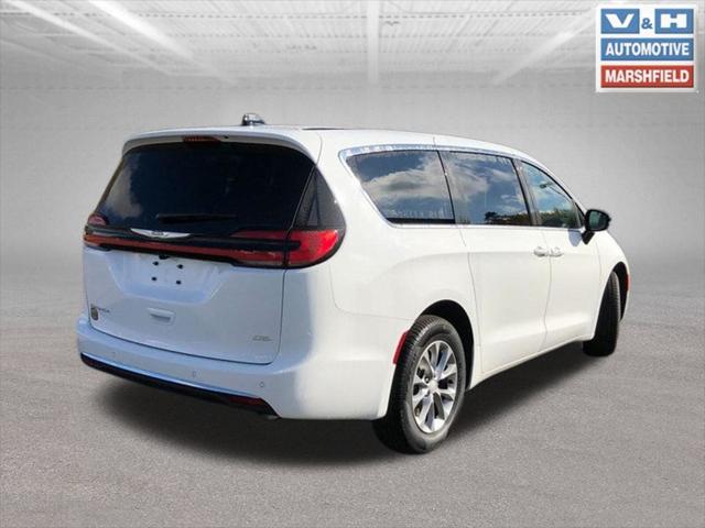 2026 Chrysler Pacifica Select AWD