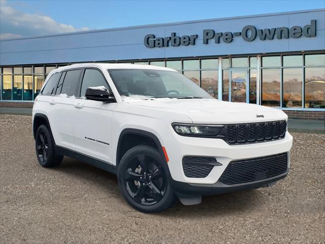 2023 Jeep Grand Cherokee Altitude 4x4 2023 Jeep Grand Cherokee Altitude 4x4