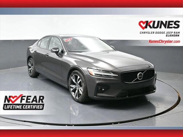 2024 Volvo S60 B5 Core Dark Theme 2024 Volvo S60 B5 Core Dark Theme