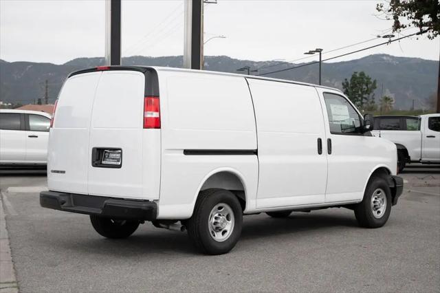 2025 Chevrolet Express Cargo Van RWD 2500 Regular Wheelbase WT