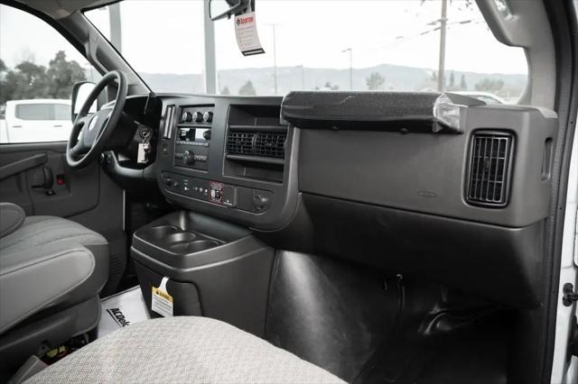 2025 Chevrolet Express Cargo Van RWD 2500 Regular Wheelbase WT