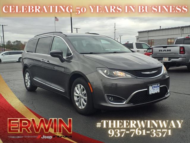 2017 Chrysler Pacifica Touring-L 2017 Chrysler Pacifica Touring-L