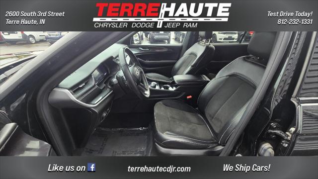 2022 Jeep Grand Cherokee L Altitude 4x4 2022 Jeep Grand Cherokee L Altitude 4x4