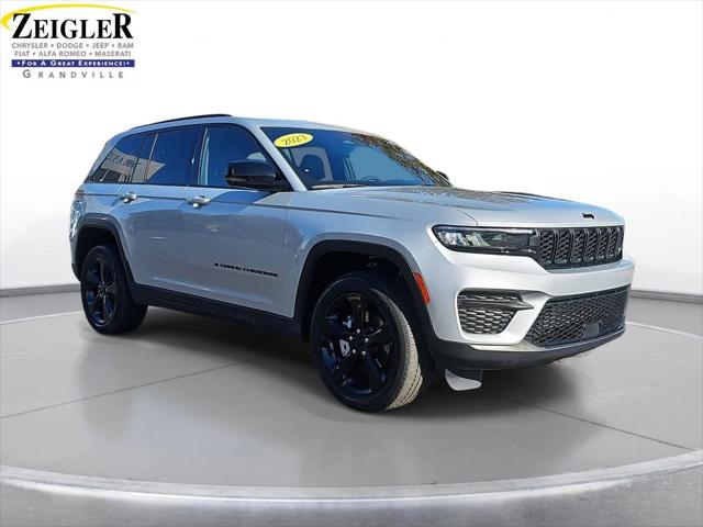 2023 Jeep Grand Cherokee Altitude 4x4 2023 Jeep Grand Cherokee Altitude 4x4