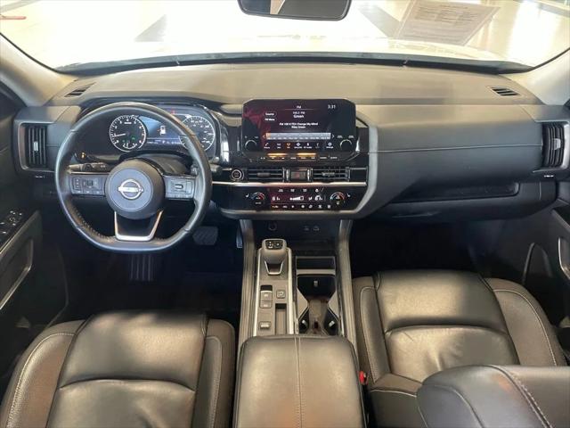 2023 Nissan Pathfinder SL FWD