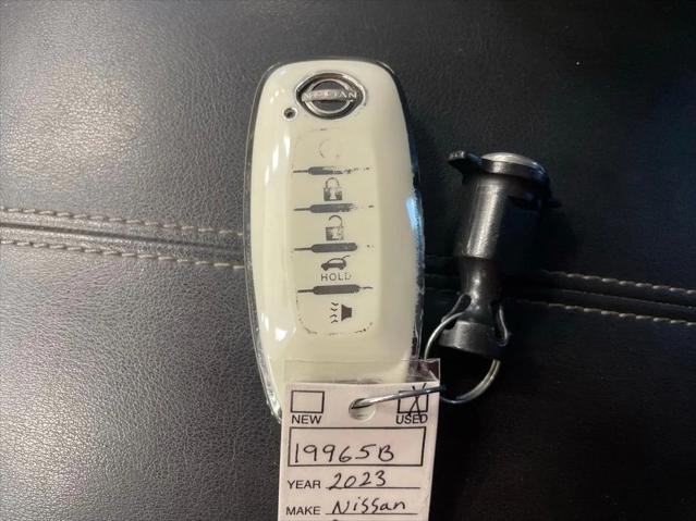 2023 Nissan Pathfinder SL FWD
