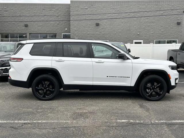 2023 Jeep Grand Cherokee L Altitude 4x4 2023 Jeep Grand Cherokee L Altitude 4x4